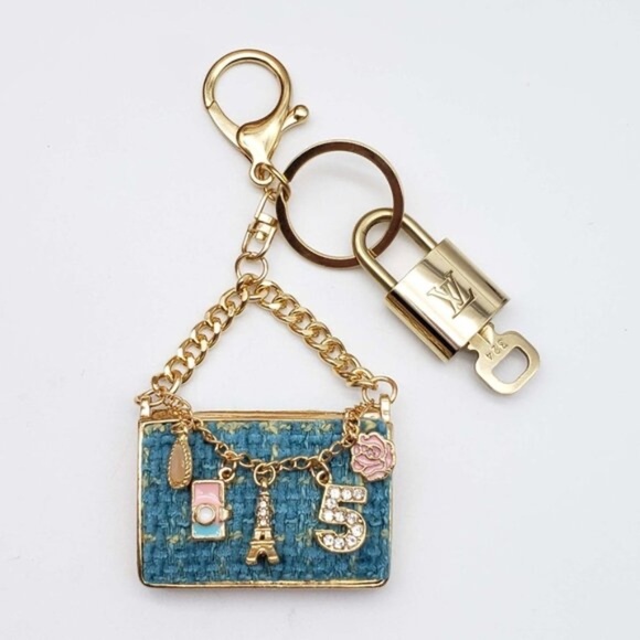 100% Auth Louis Vuitton Lock & Key with unbranded Bagcharm, Keycharm, Keychain - Picture 1 of 6